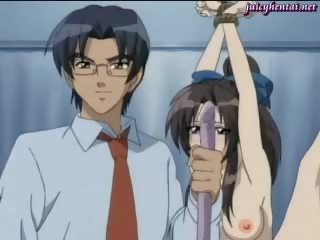Anime lesbid jagamine a torkima ja a dildo