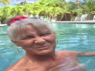 Perverti bunicuta leilani în the piscina, gratis porno 69 | xhamster