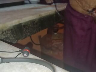 Frist Time dirty movie with Bhabi Ik Kitchen Sex: Indian Old man sex