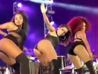 Anitta ブンダ ゴソサ